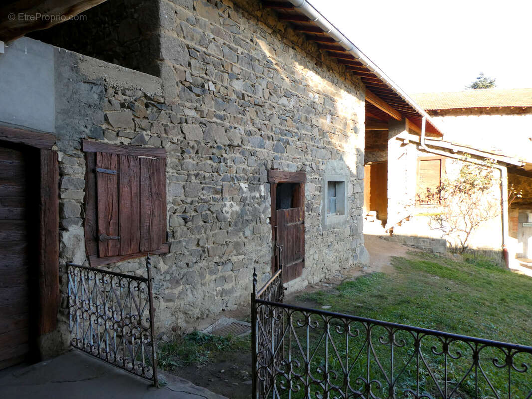 Maison à SAINT-LAURENT-DE-CHAMOUSSET