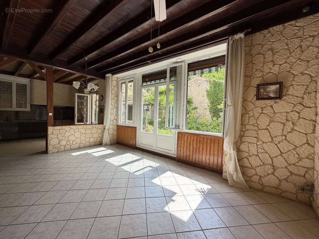 Maison à ETAULIERS