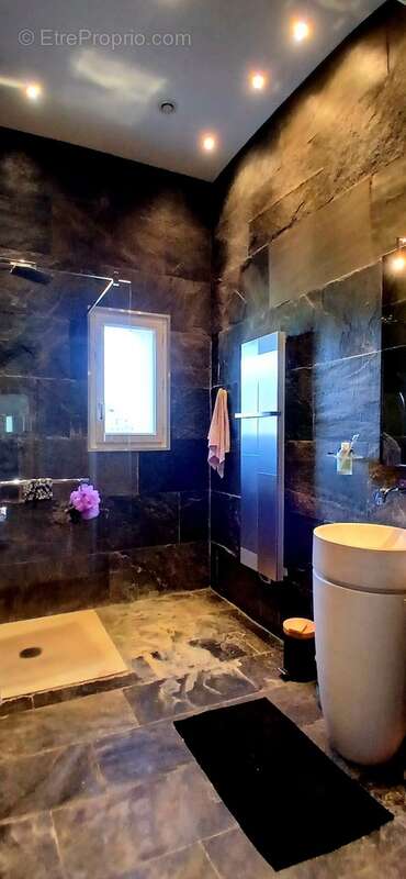 Maison à LAMALOU-LES-BAINS