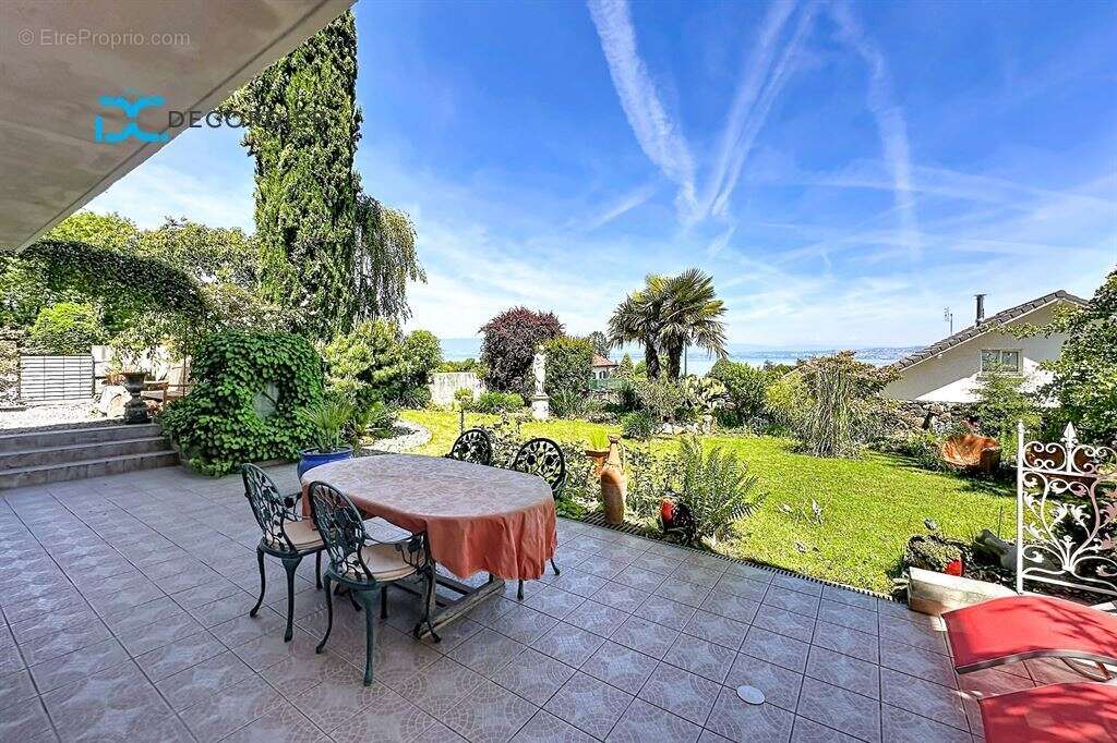 Maison à MAXILLY-SUR-LEMAN