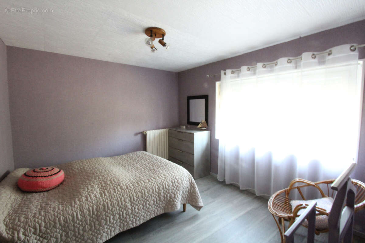 Campagne, maison T4 de 95 m2 avec deux garages et une grange, jardin - photo 4