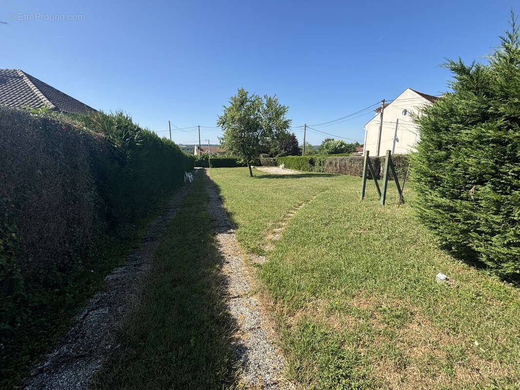 Terrain constructible 1144m2 - photo 4