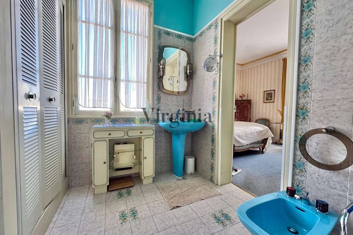 Appartement à CHARENTON-LE-PONT