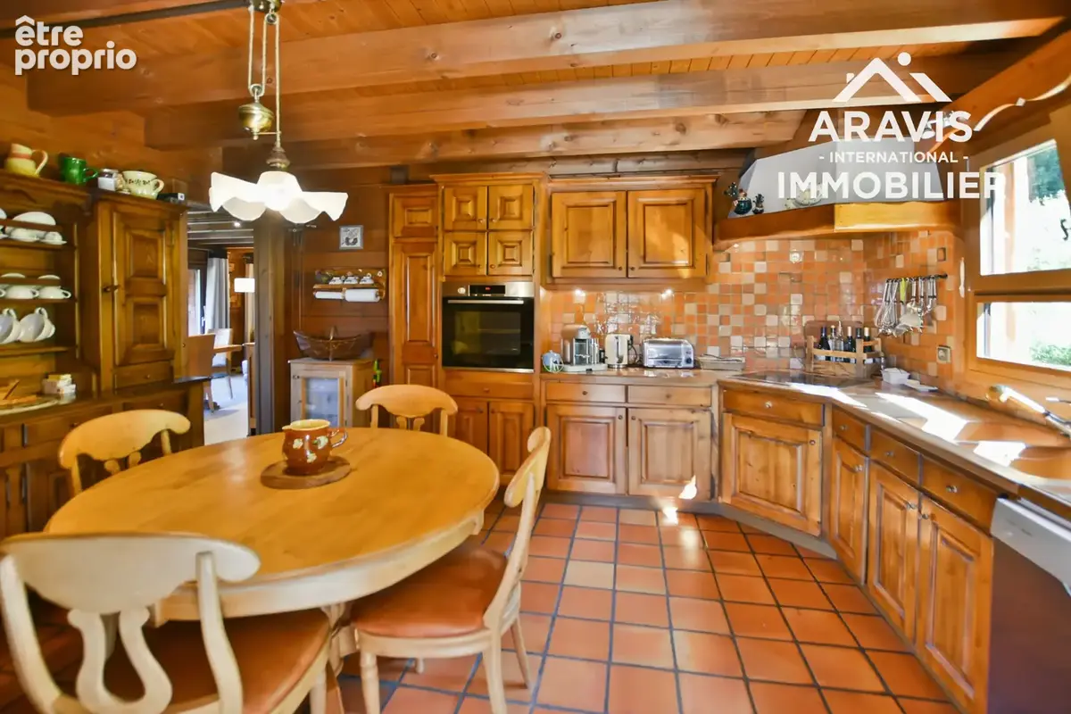 Chalet en madrier offre un cadre de vie et vue exceptionnel! - photo 5