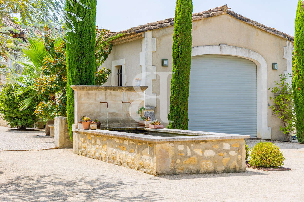 Maison 252 m² à Saint-Remy-De-Provence  - photo 8