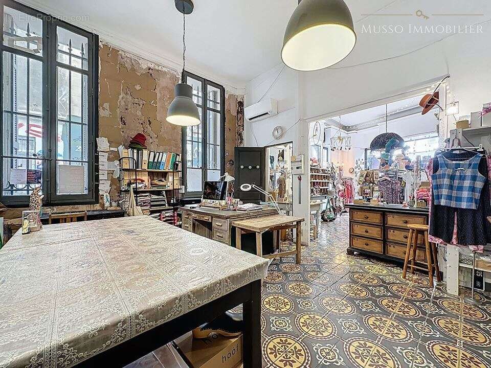 Commerce à MARSEILLE-6E