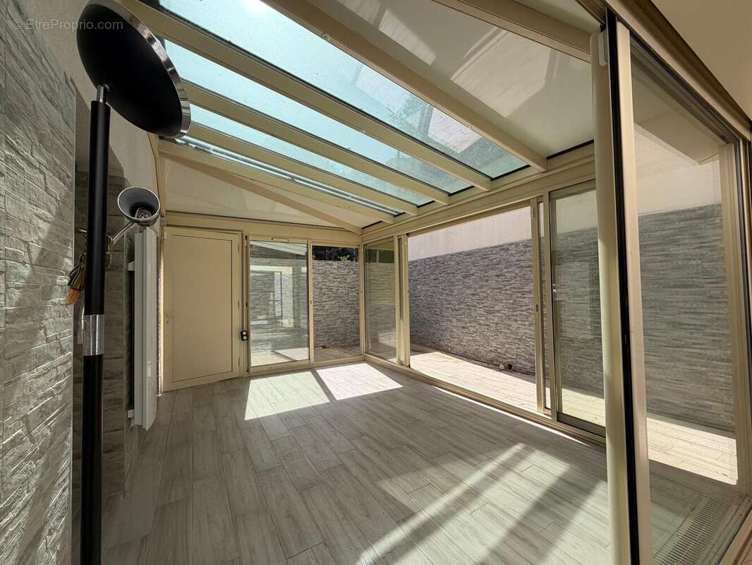 Photo 6 - Appartement à SEPTEMES-LES-VALLONS