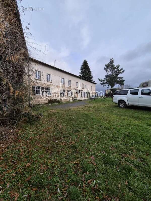Maison à SAINT-LAURENT-DE-CHAMOUSSET