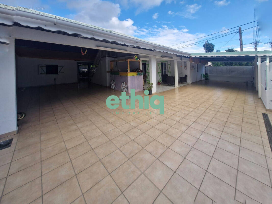 Maison à CAPESTERRE-BELLE-EAU