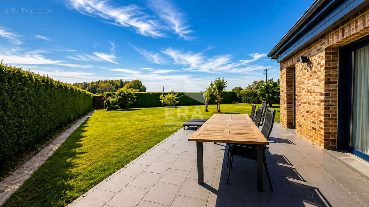 Maison individuelle à vendre  - 175m²  habitables - 6 chambres - plain pied -double garage - terrain 1800m² - photo 6