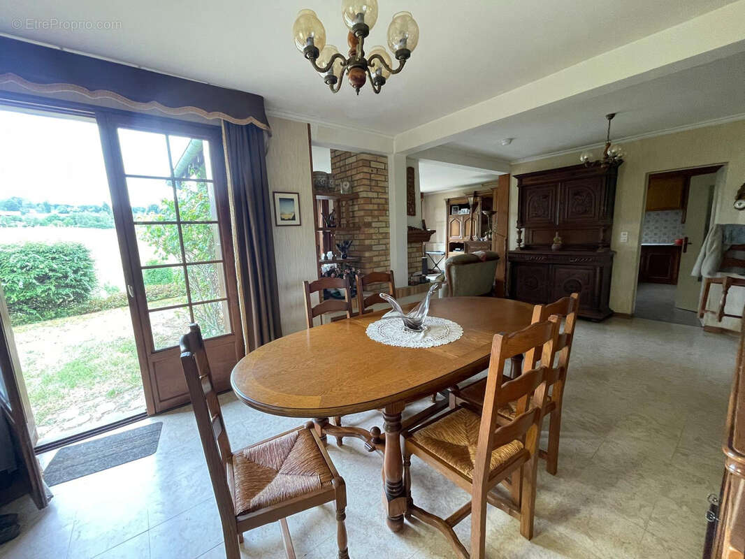Maison 170 m² à Bazemont  - photo 4