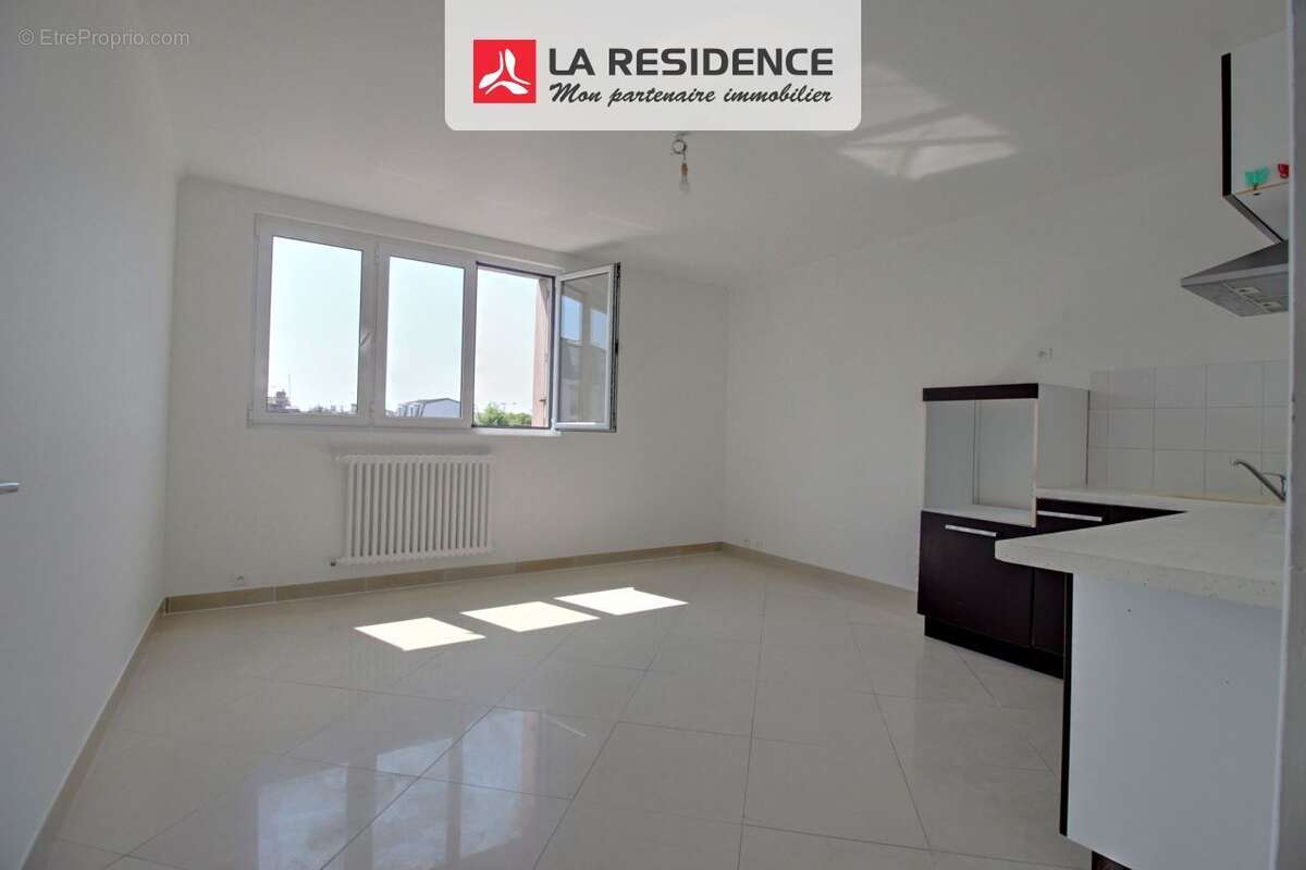 Appartement à SARTROUVILLE