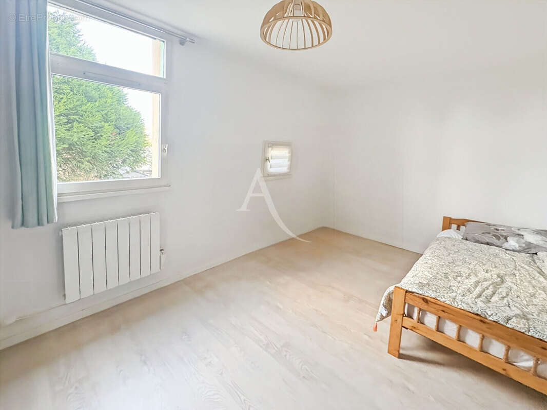 Maison à JOUY-LE-MOUTIER