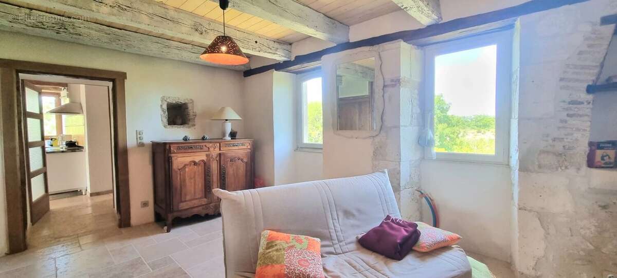 Maison à CASTELNAU-MONTRATIER