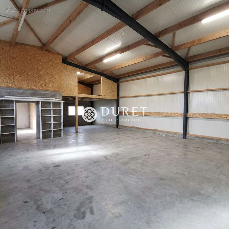 Commerce 370 m² à Mormaison  - photo 4