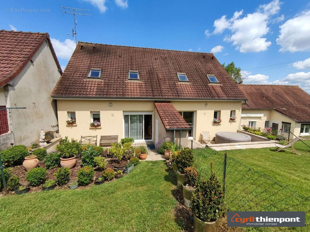 Maison à MIANNAY