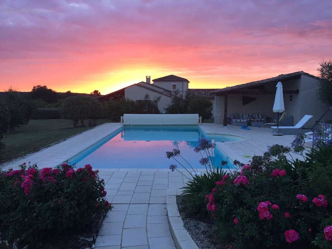 Superbe villa avec piscine sur le domaine du prestigieux Château des Vigiers Golf and Country Club - photo 21