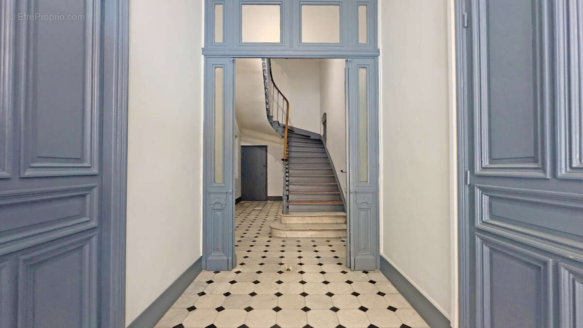 Appartement de caractère haussmannien au cœur de Hyères - photo 11