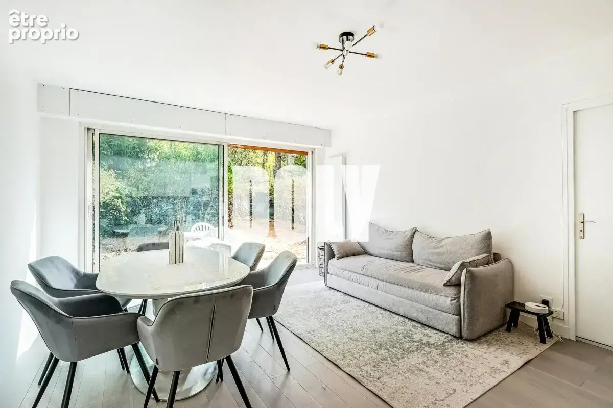 Appartement à NEUILLY-SUR-SEINE