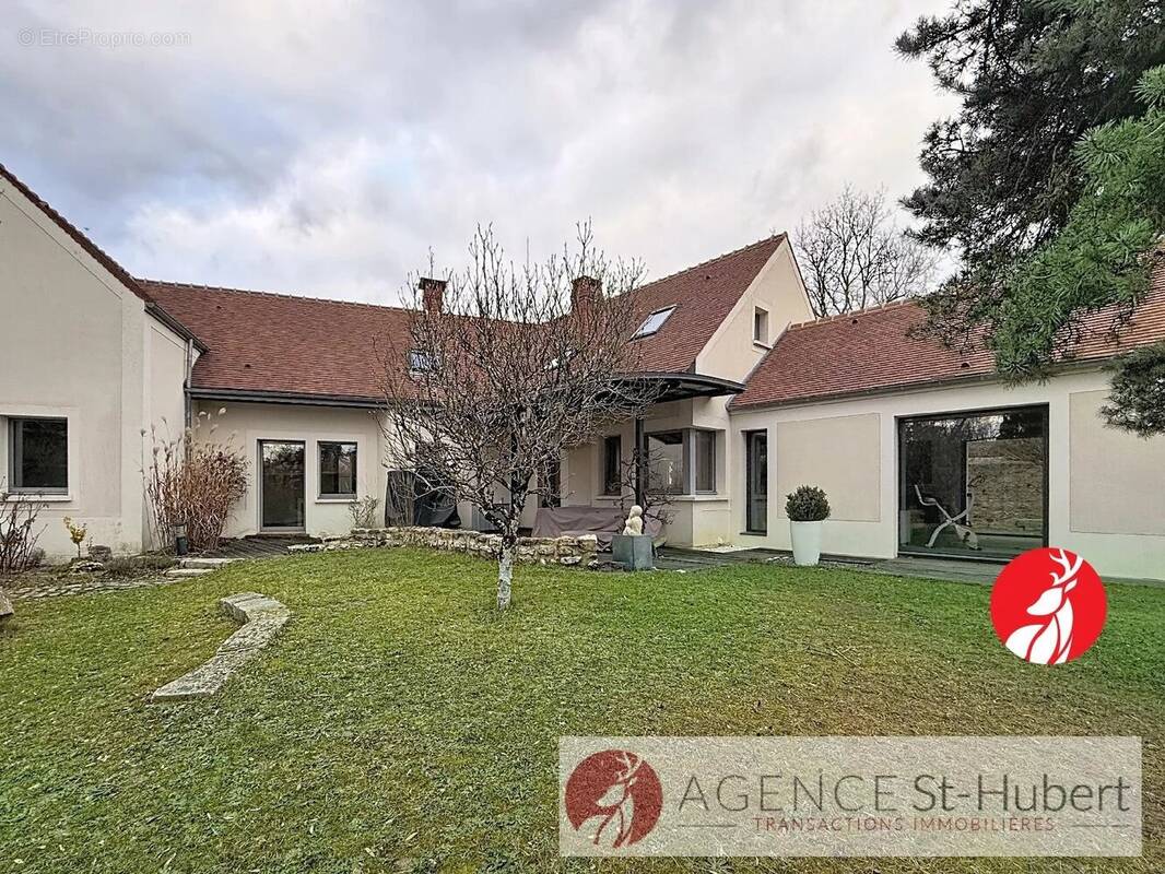 Maison à FONTAINEBLEAU