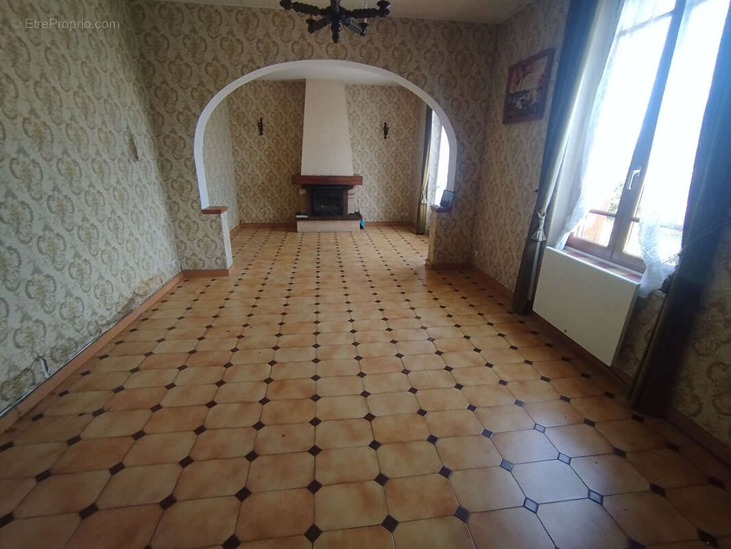 Maison à SAINT-AGIL