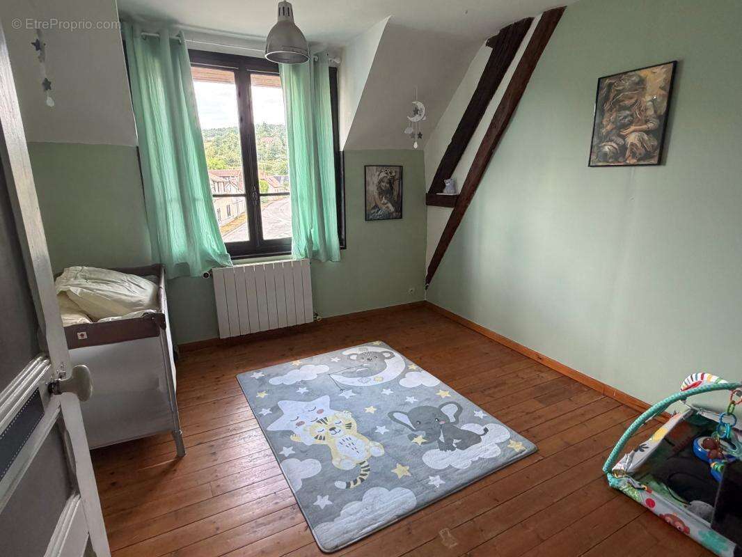Maison ancienne de plus de 90 m² + bungalow T3 - À 7 min de la gare de Bueil - photo 7