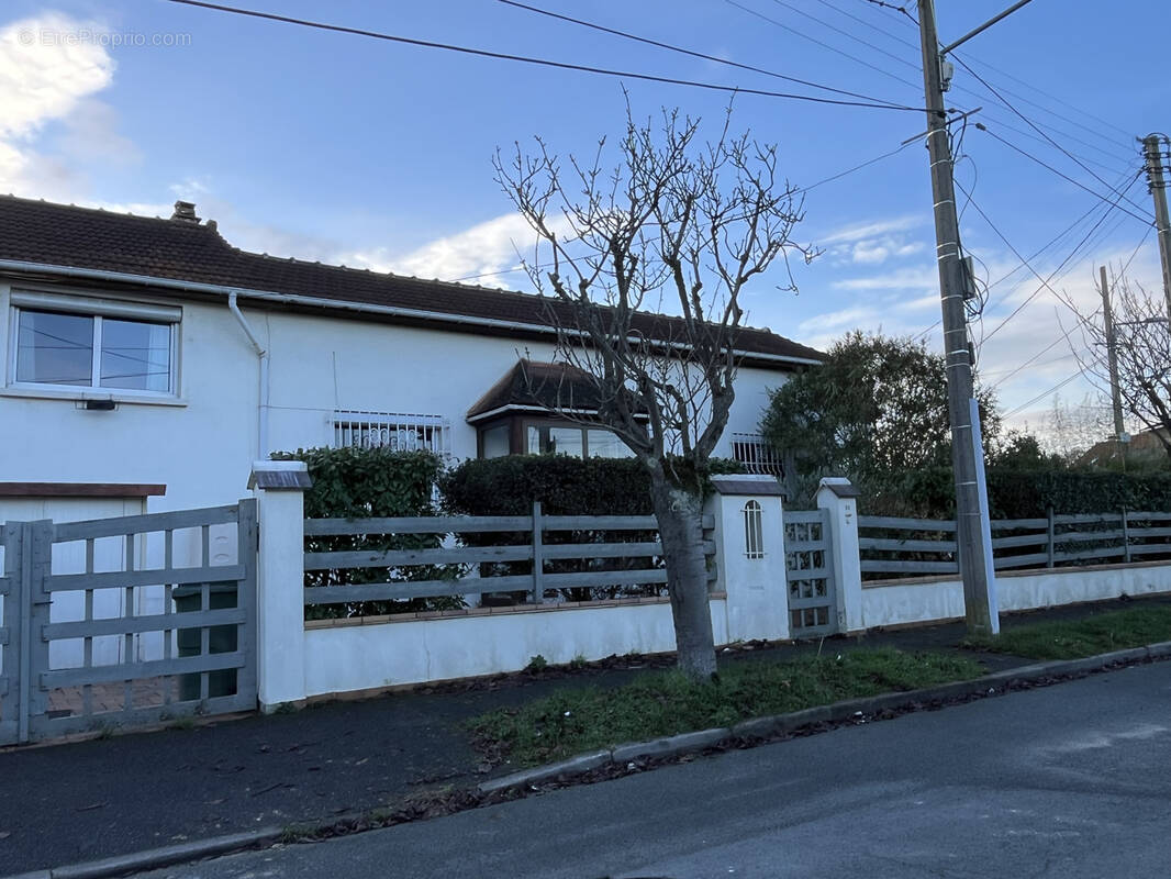 Maison à PARAY-VIEILLE-POSTE