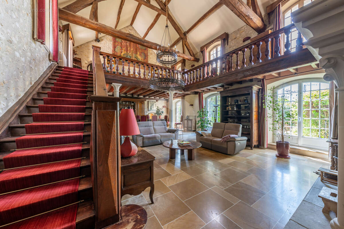 Ensemble immobilier de charme avec maison de 310 m2 et dépendances - photo 11