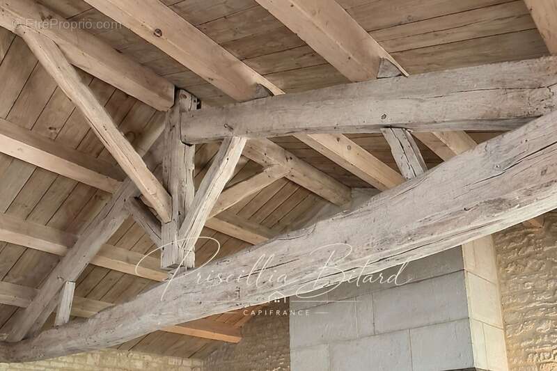 Maison à MONTROY