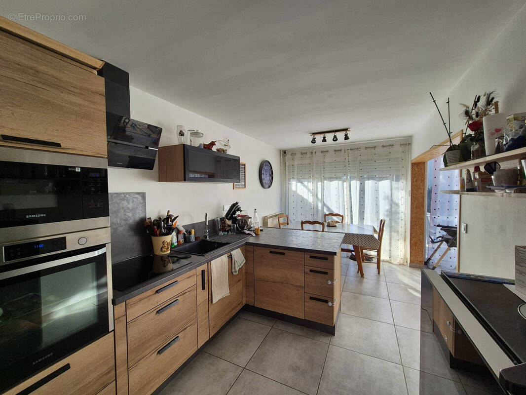 Maison à GUILHERAND-GRANGES