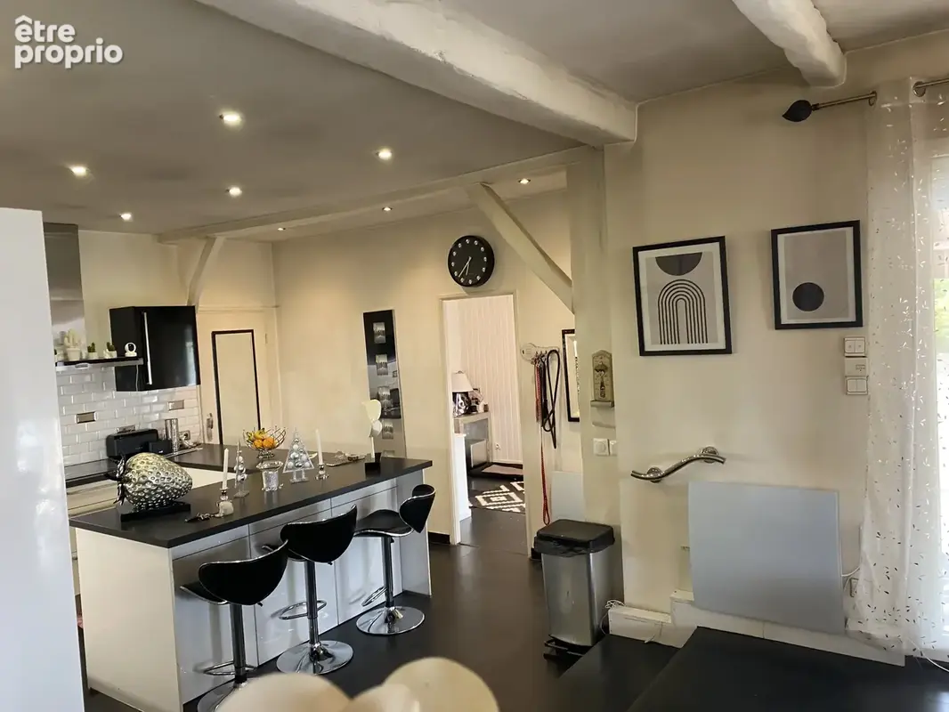 Maison familiale avec jardin   360 000 € - photo 3