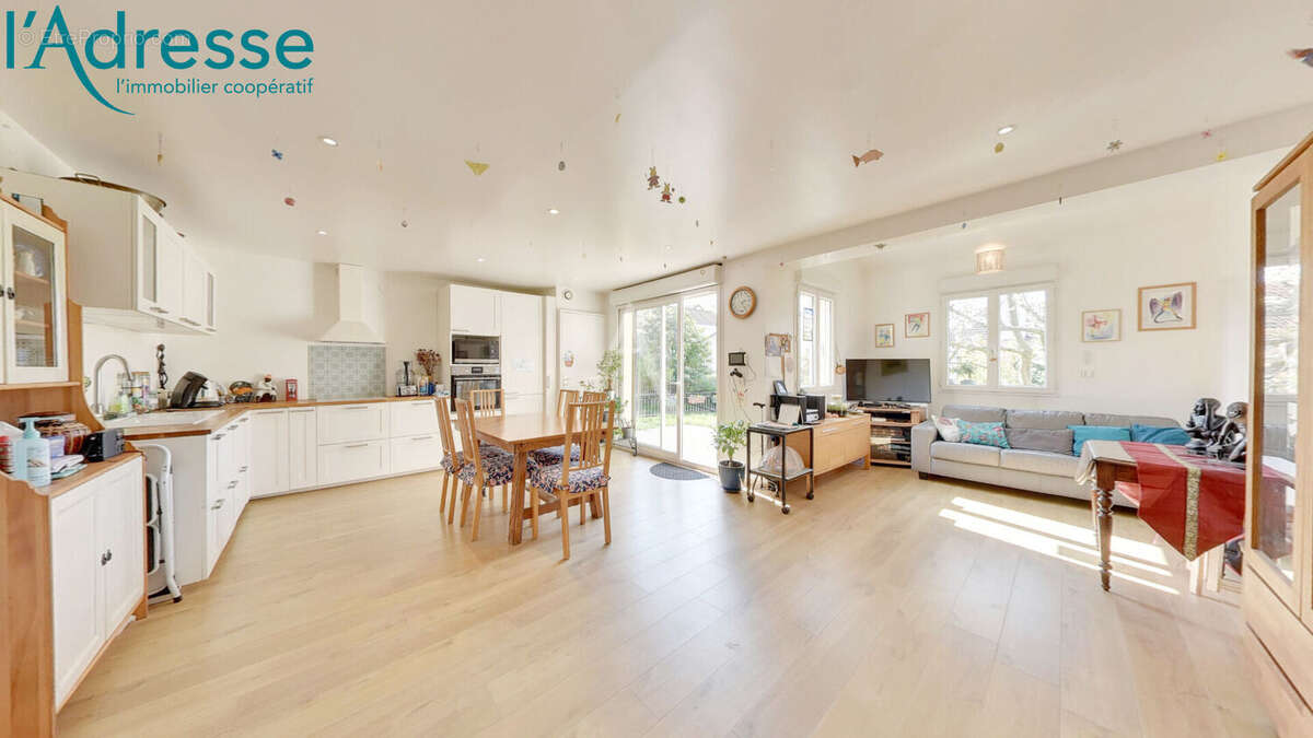 Maison à BRY-SUR-MARNE