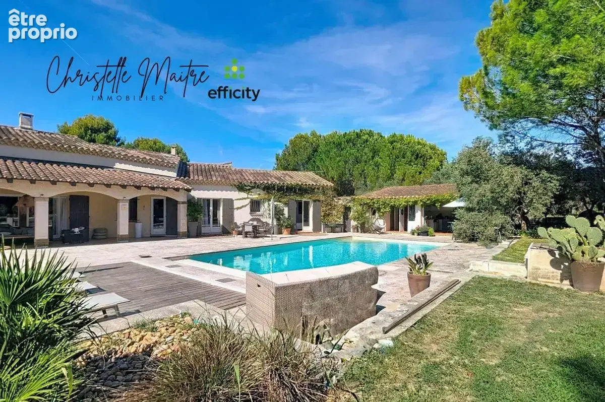 Maison 7 pièces 220 m² à vendre à Arles (13200) - photo 2