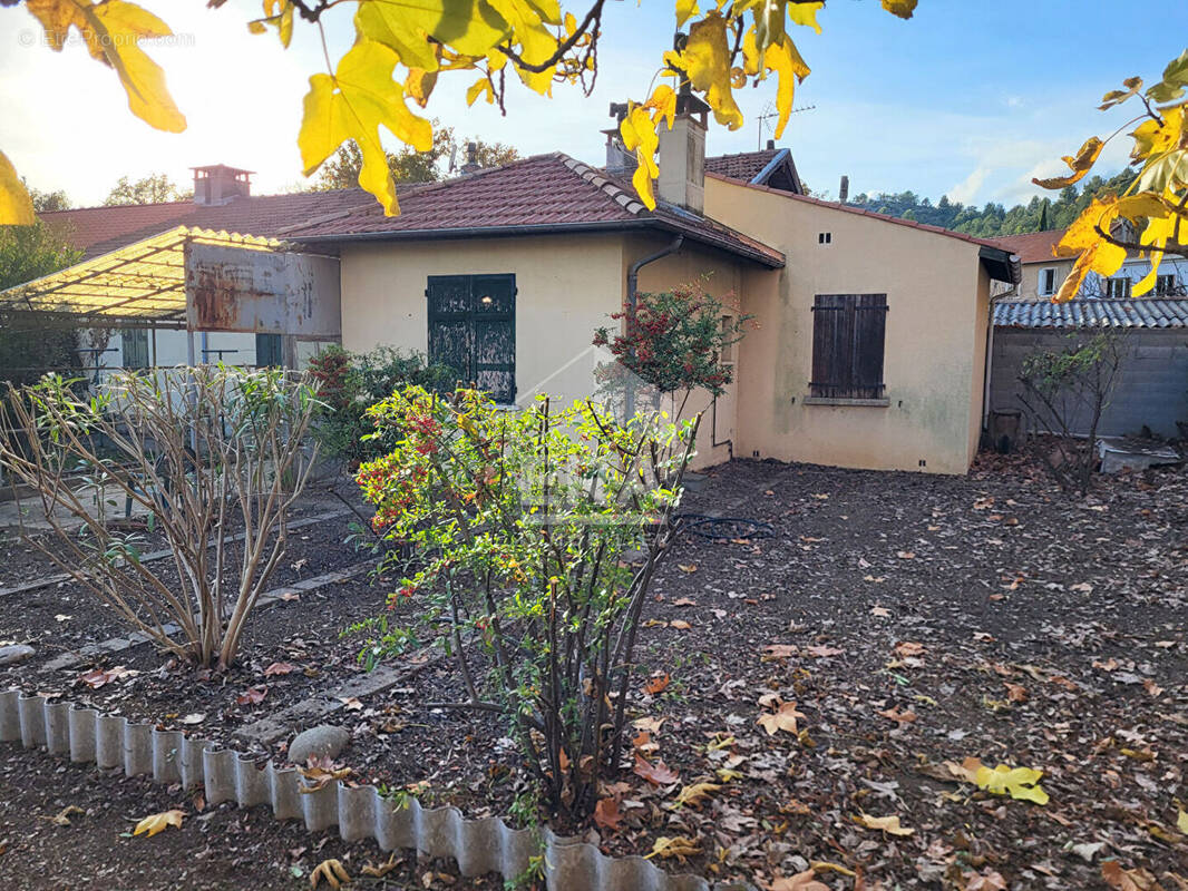 Maison à CHATEAU-ARNOUX-SAINT-AUBAN