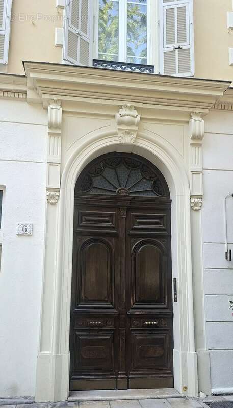 Élégant appartement bourgeois de caractère – 5 pièces – Calme absolu - photo 4