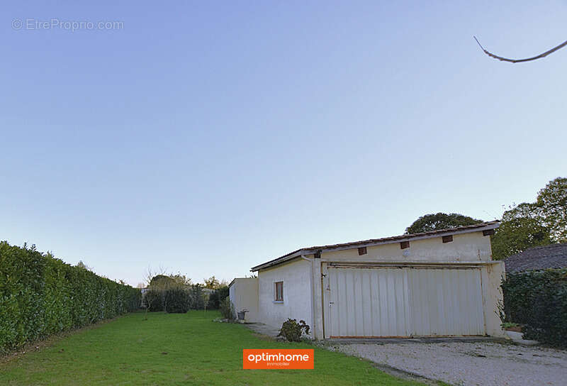 Maison à AMBARES-ET-LAGRAVE