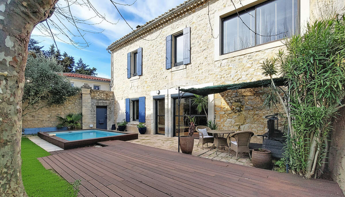 Maison à JONQUIERES-SAINT-VINCENT