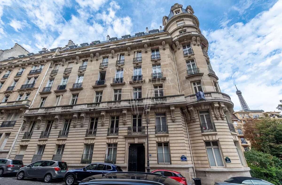 Appartement à PARIS-16E