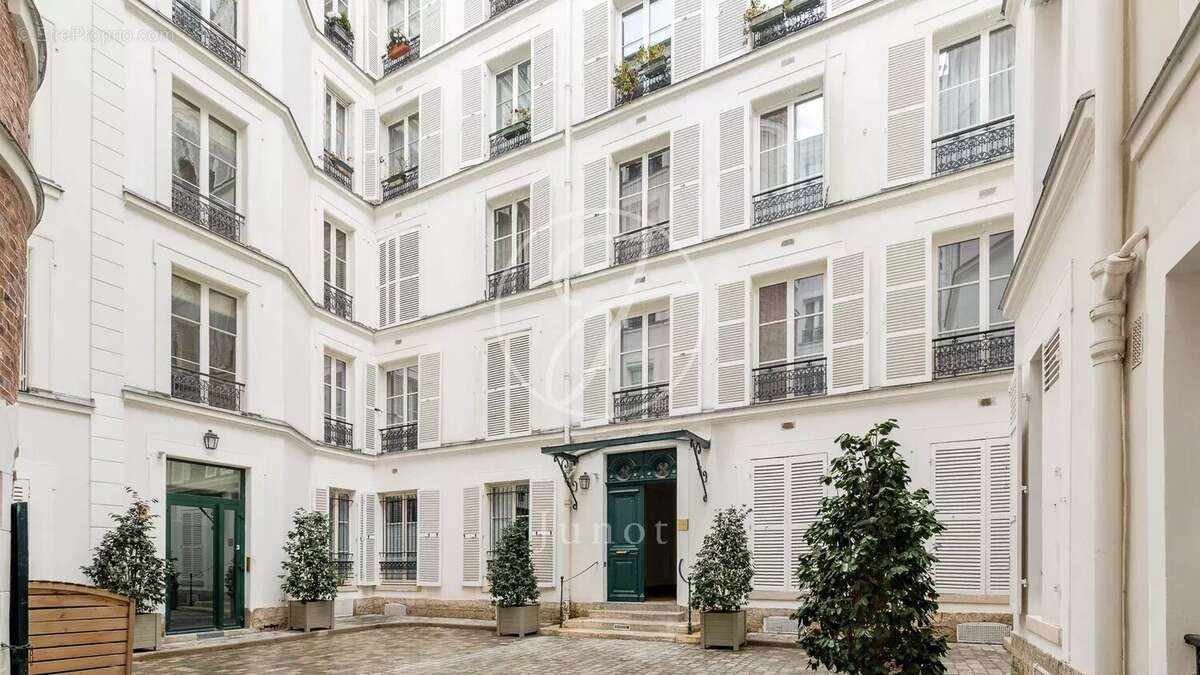 Appartement à PARIS-6E