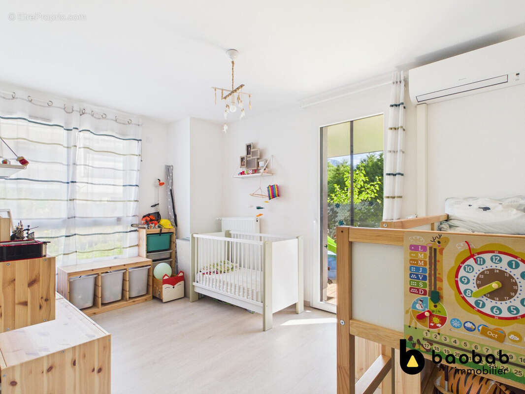 Appartement à CHALLES-LES-EAUX