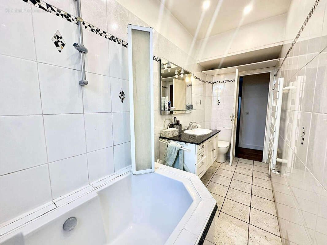 Appartement à PARIS-19E