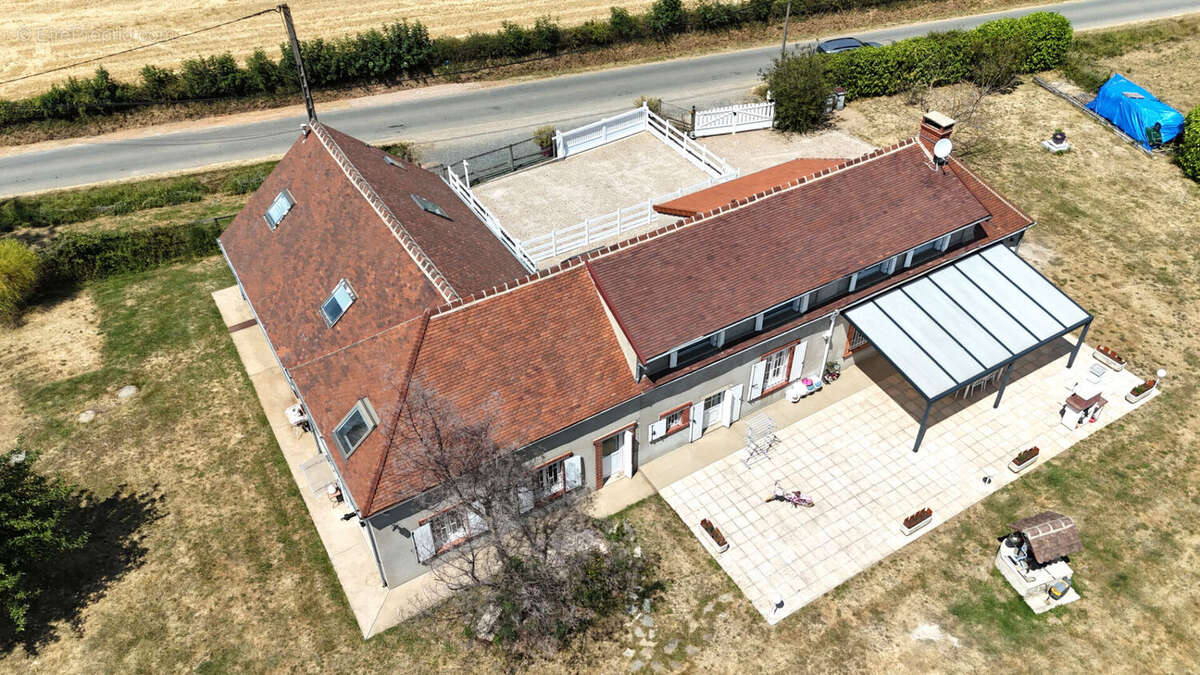Maison à LIGNEROLLES