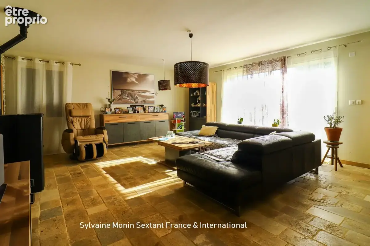 Calme absolu et vue dégagée pour cet ensemble immobilier de 3 maisons avec 3 piscines sur 2 hectares - photo 9