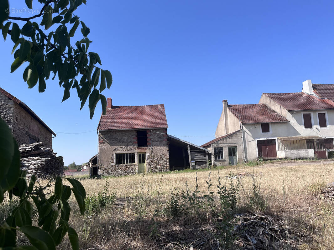 Maison à THURY