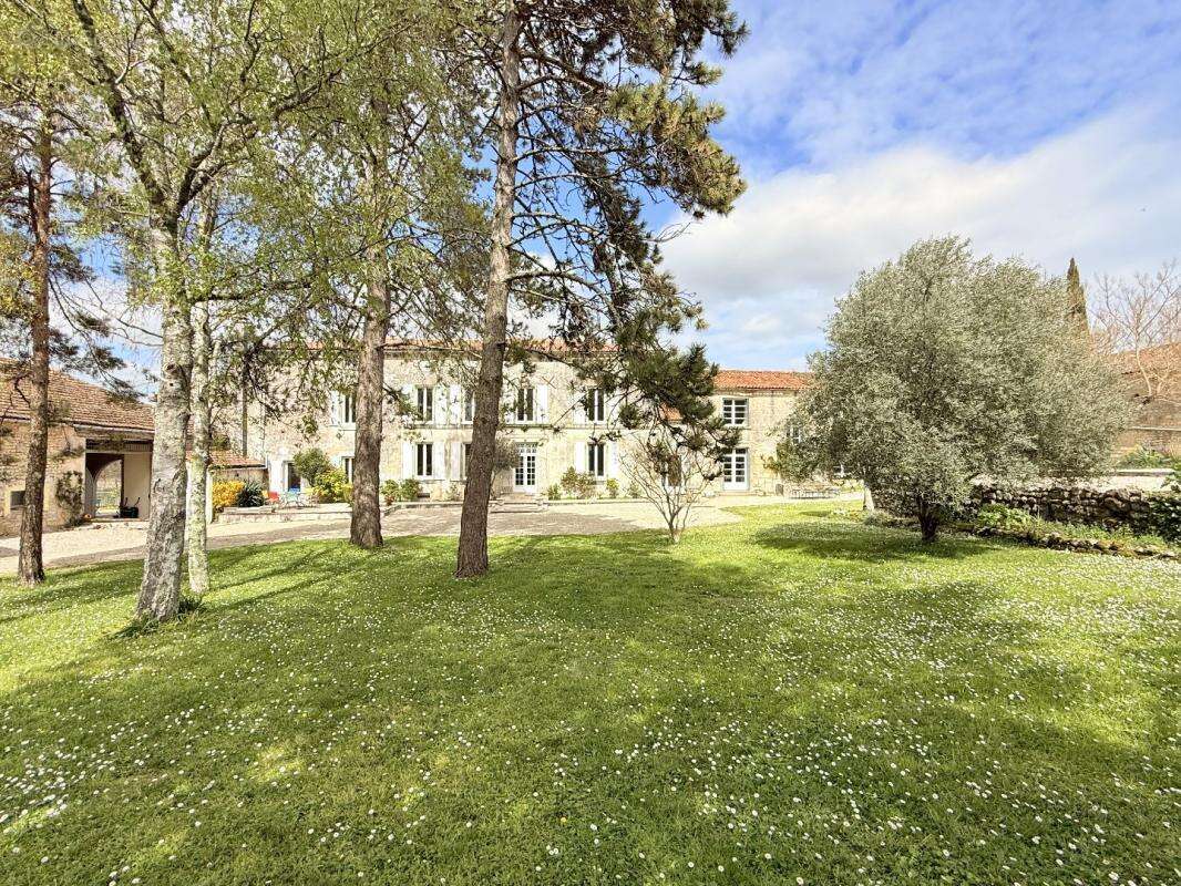 Maison à CHATEAUNEUF-SUR-CHARENTE