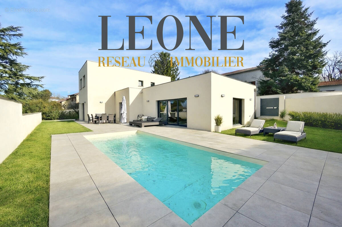 Maison à MONTANAY