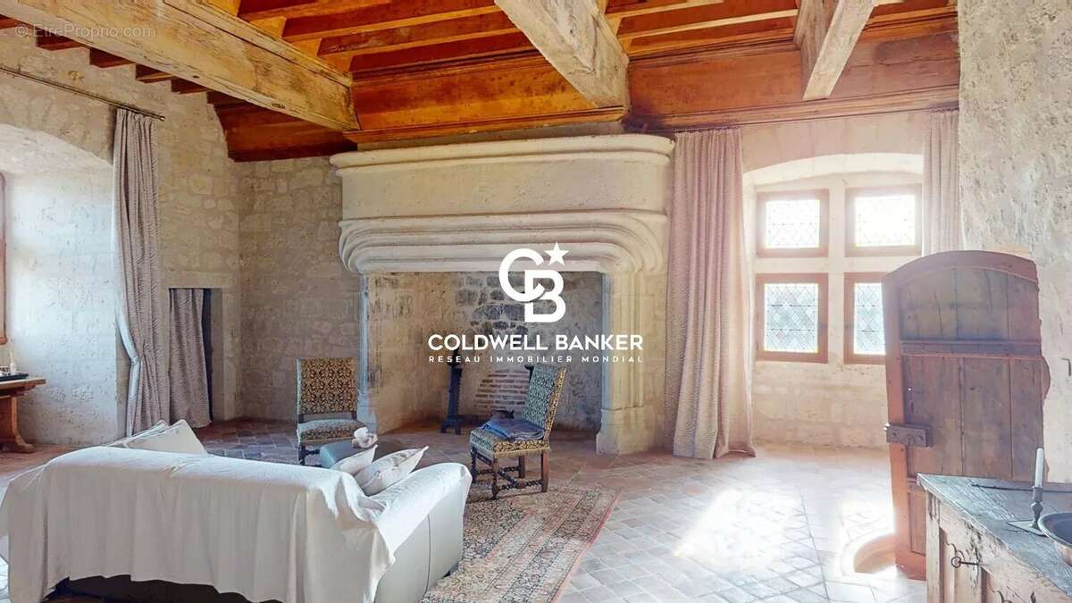 Maison à MONTAIGU-DE-QUERCY