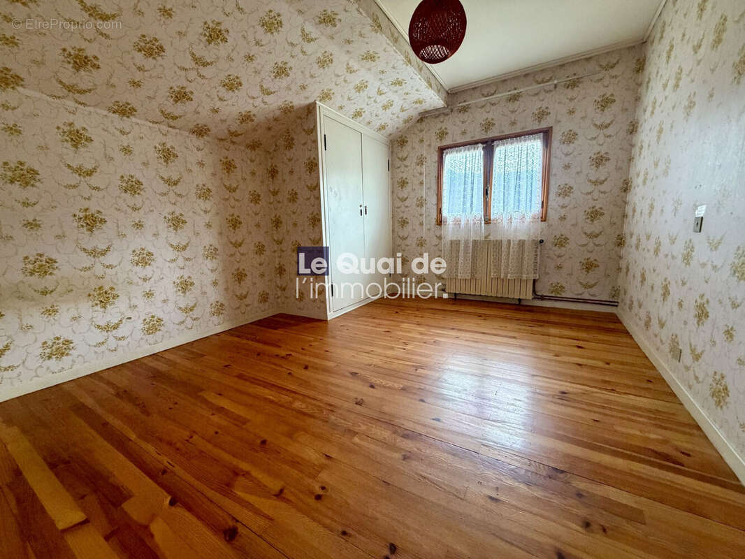 Maison à CHATEAUNEUF