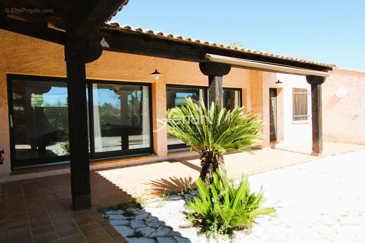 Maison à LORGUES