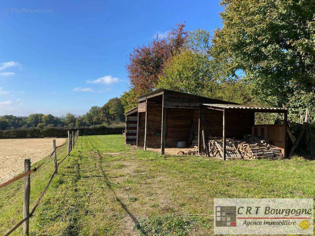 Maison à MOULINS-SUR-OUANNE